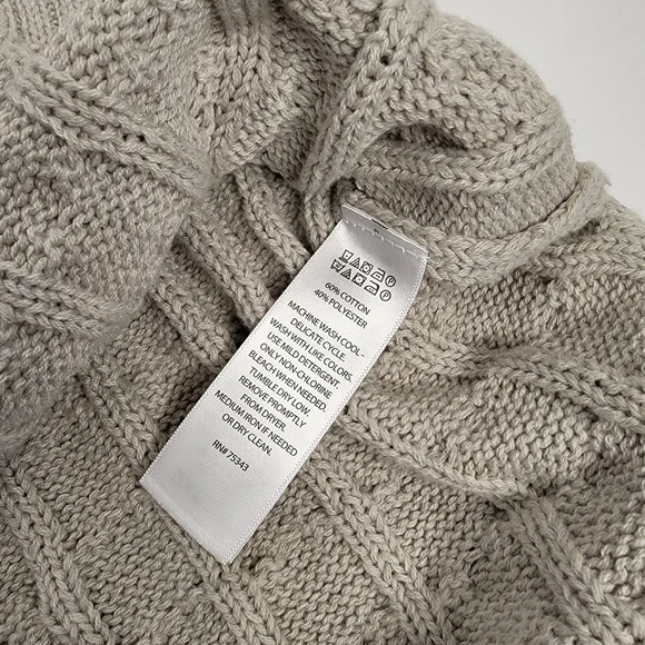 Cupcakes & Cashmere Gray Cotton blend Cable Knit V Neck High Low Sweater Vest - Picture 6 of 6